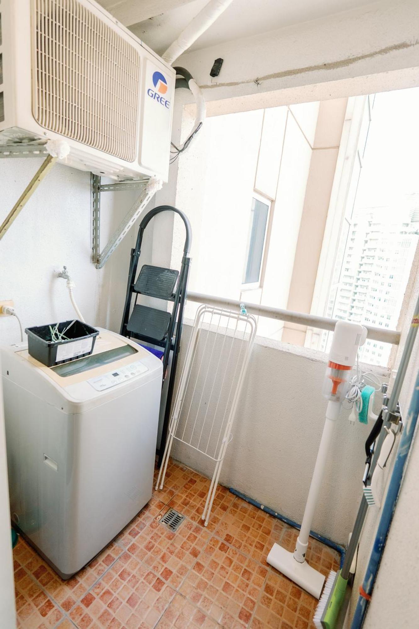 Cozy 2-Bedroom At South Of Market Soma Bgc Near Sm Aura, Market! Market! & Bonifacio High Street Taguig Exterior photo