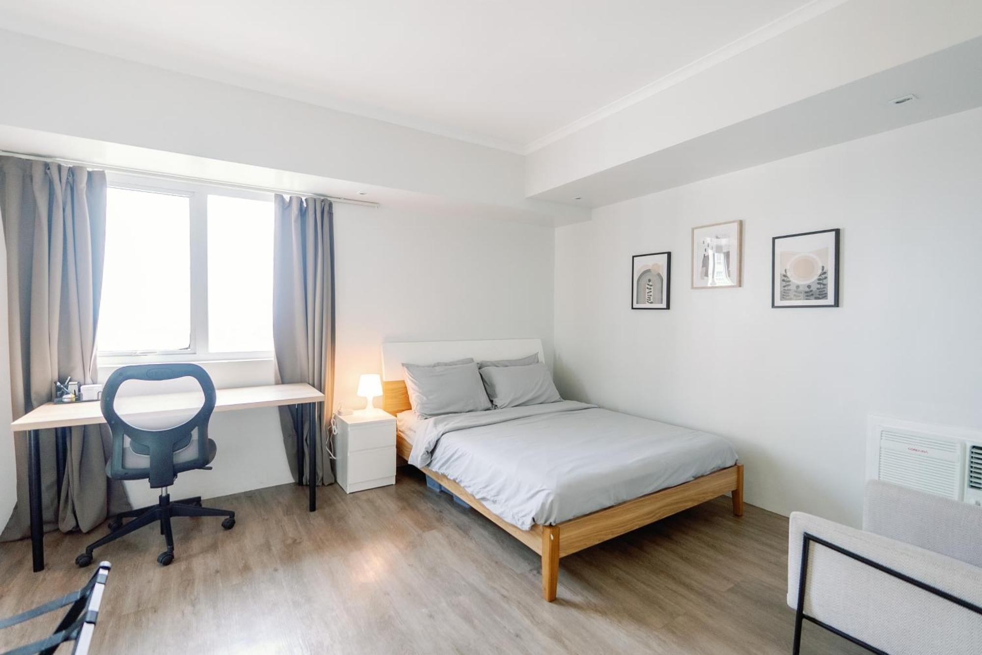 Cozy 2-Bedroom At South Of Market Soma Bgc Near Sm Aura, Market! Market! & Bonifacio High Street Taguig Exterior photo